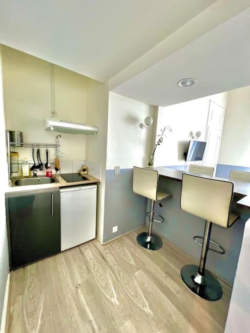 Au Bord Des Berges + Parking Apartment *